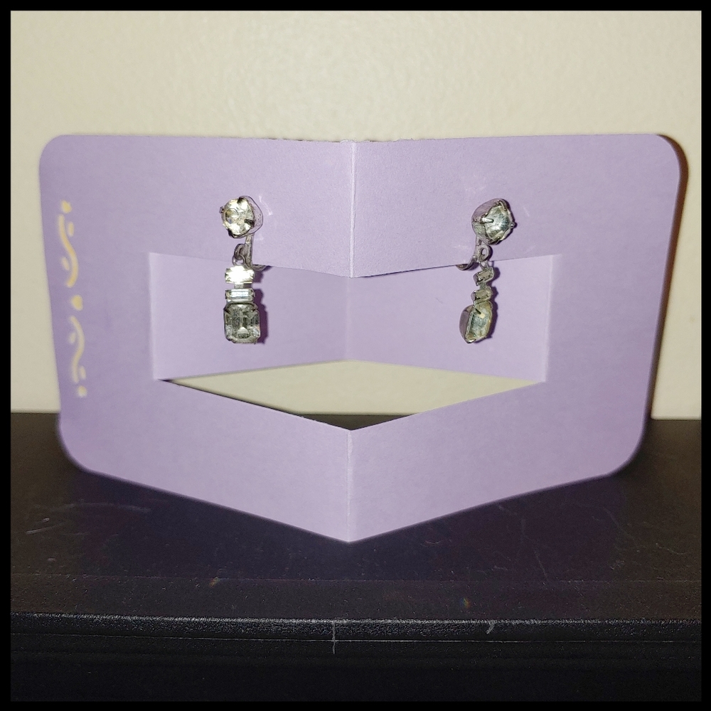 Dainty Vintage Screw Back Rhinestone Earrings